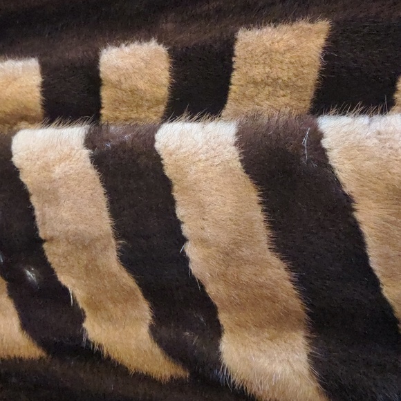 3. Vintage Alexander Furs Montreal Mink Chevron Stripe Coat  Luxe Designer - Picture 8 of 9